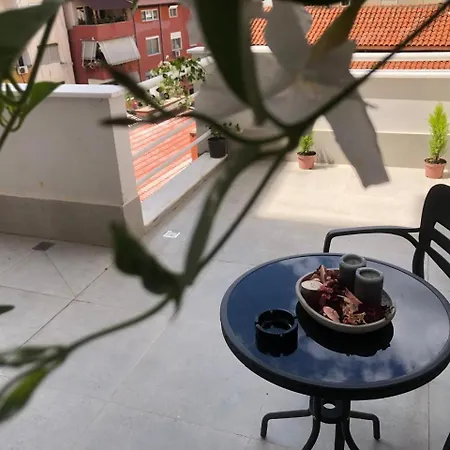 Central Apartment Tirana דירה טיראנה