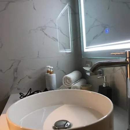 Central Apartment Tirana * טיראנה