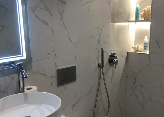 Central Apartment Tirana 地拉那